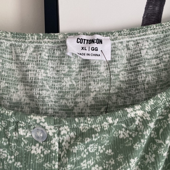 Cotton on crop off shoulder floral green top size XL NWT - Picture 3 of 6